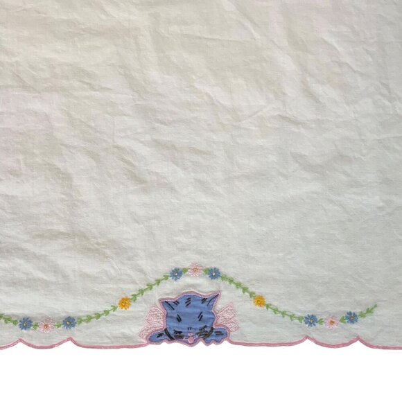 Embroidered Tablecloth Runner Blue Cats Kittens Floral Garland Scalloped Edges - Picture 4 of 6